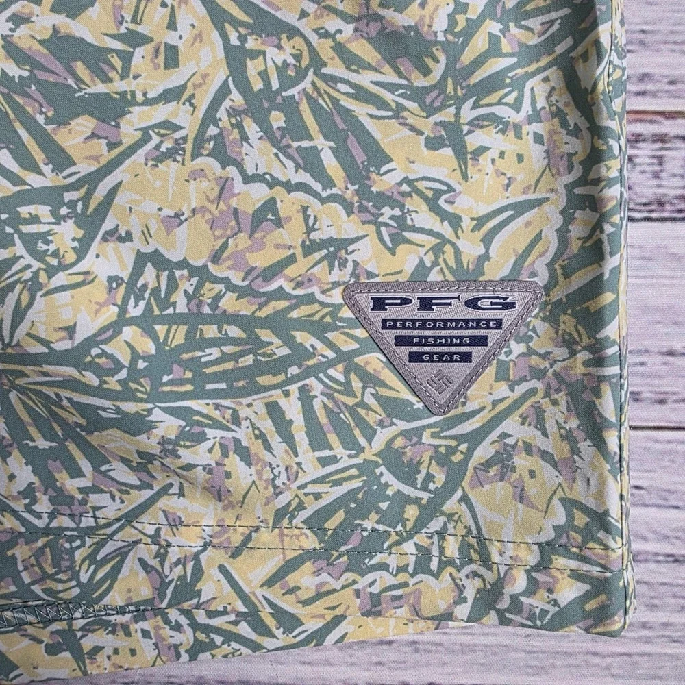 Columbia PFG Rambler Printed Water Shorts Mens Small Green Yellow FM3173-758 NEW